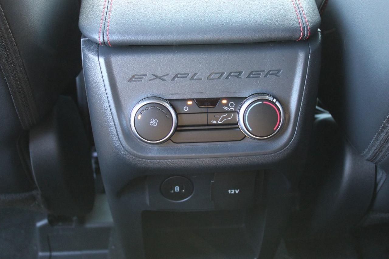 2025 Ford Explorer ST-Line Photo