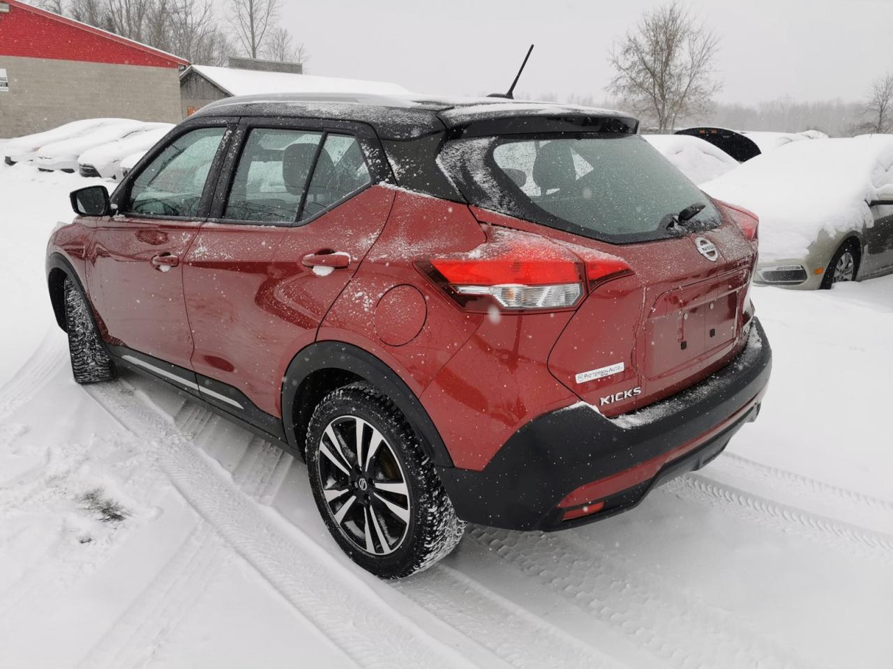 2018 Nissan Kicks SR Photo2