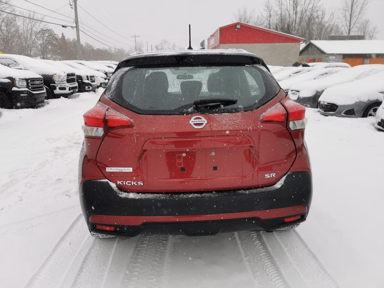 2018 Nissan Kicks SR Photo3