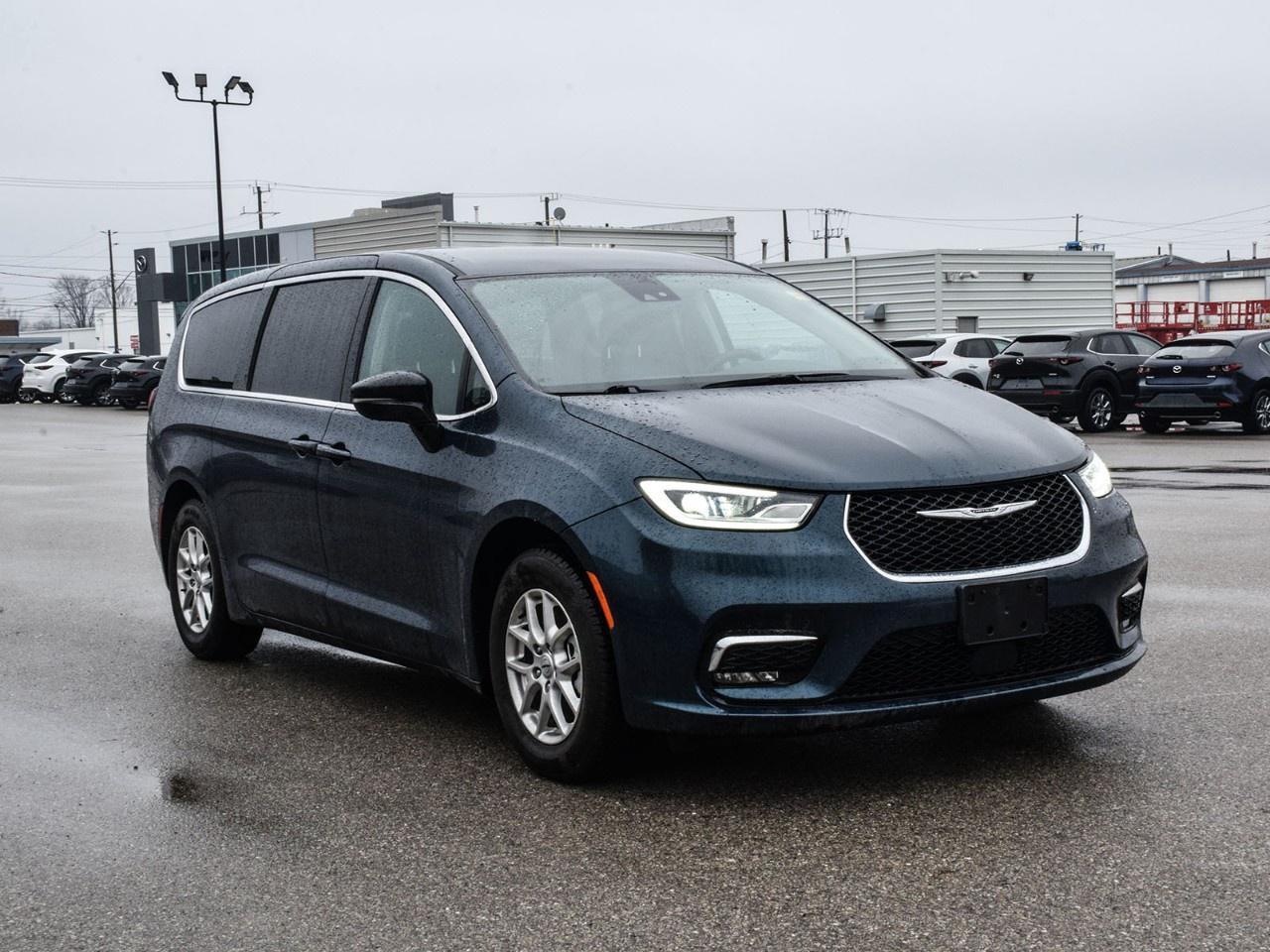 2024 Chrysler Pacifica TOURING-L FWD Photo