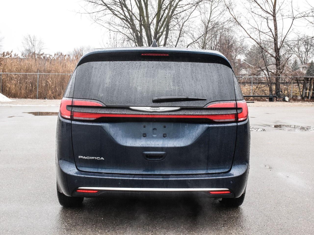 2024 Chrysler Pacifica TOURING-L FWD Photo