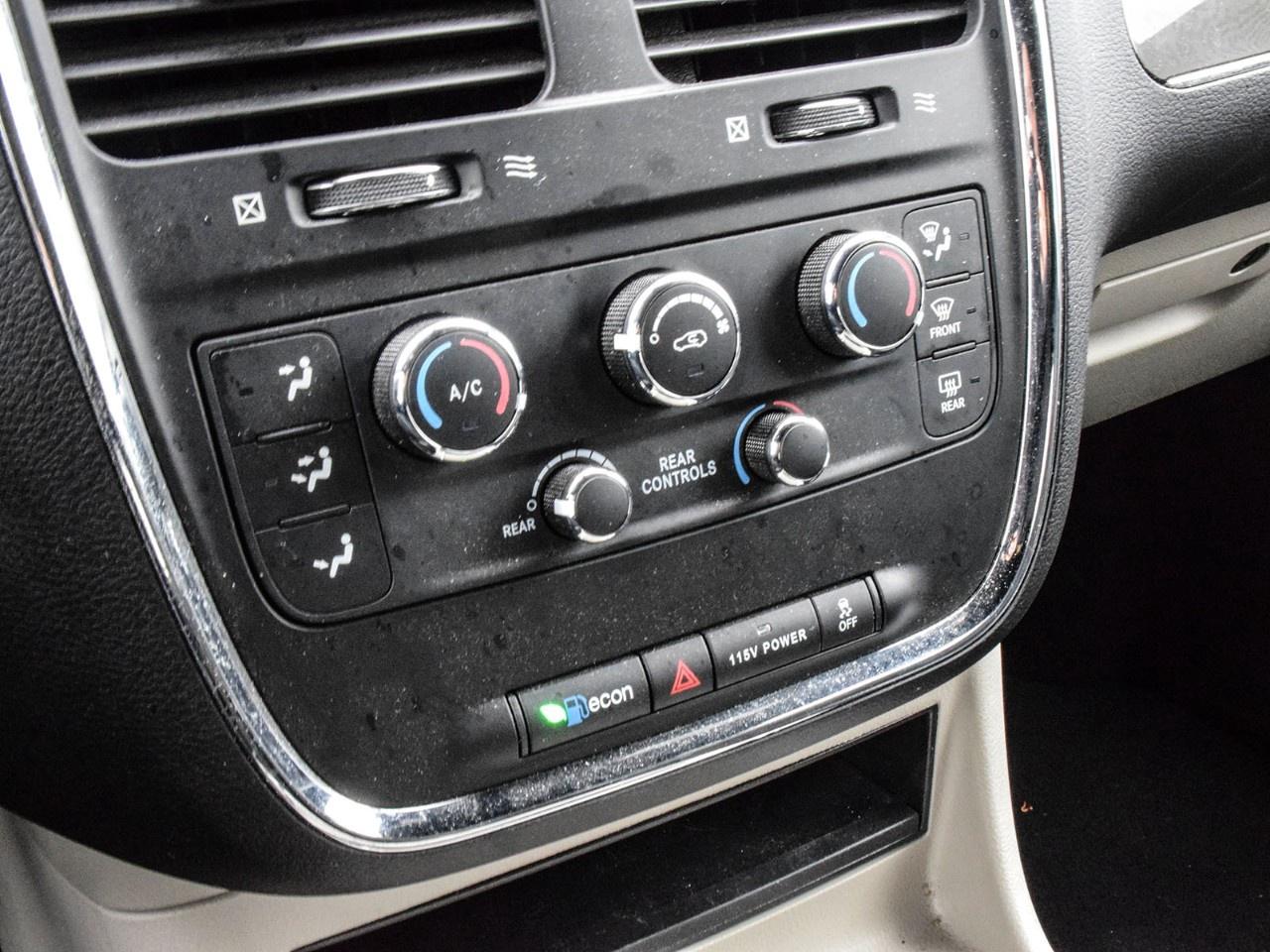 2019 Dodge Grand Caravan SXT Premium Plus 2WD Photo