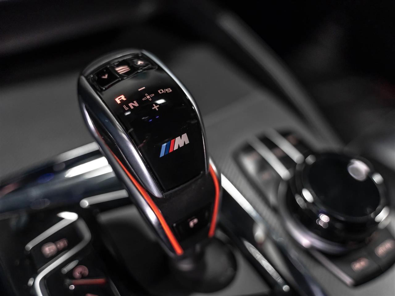 2018 BMW M5 CARBON EXTERIOR|B&W SOUND|MASSAGE|M CARBON STEERING WHEEL Photo