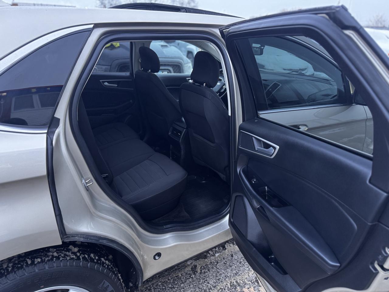 2018 Ford Edge SEL Photo