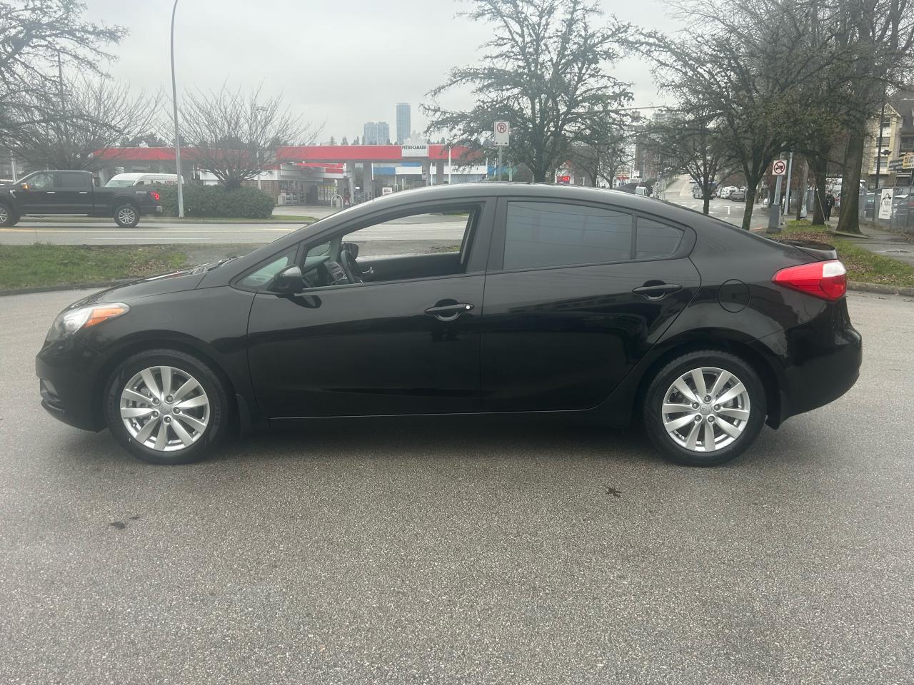 2016 Kia Forte LX - Photo #2