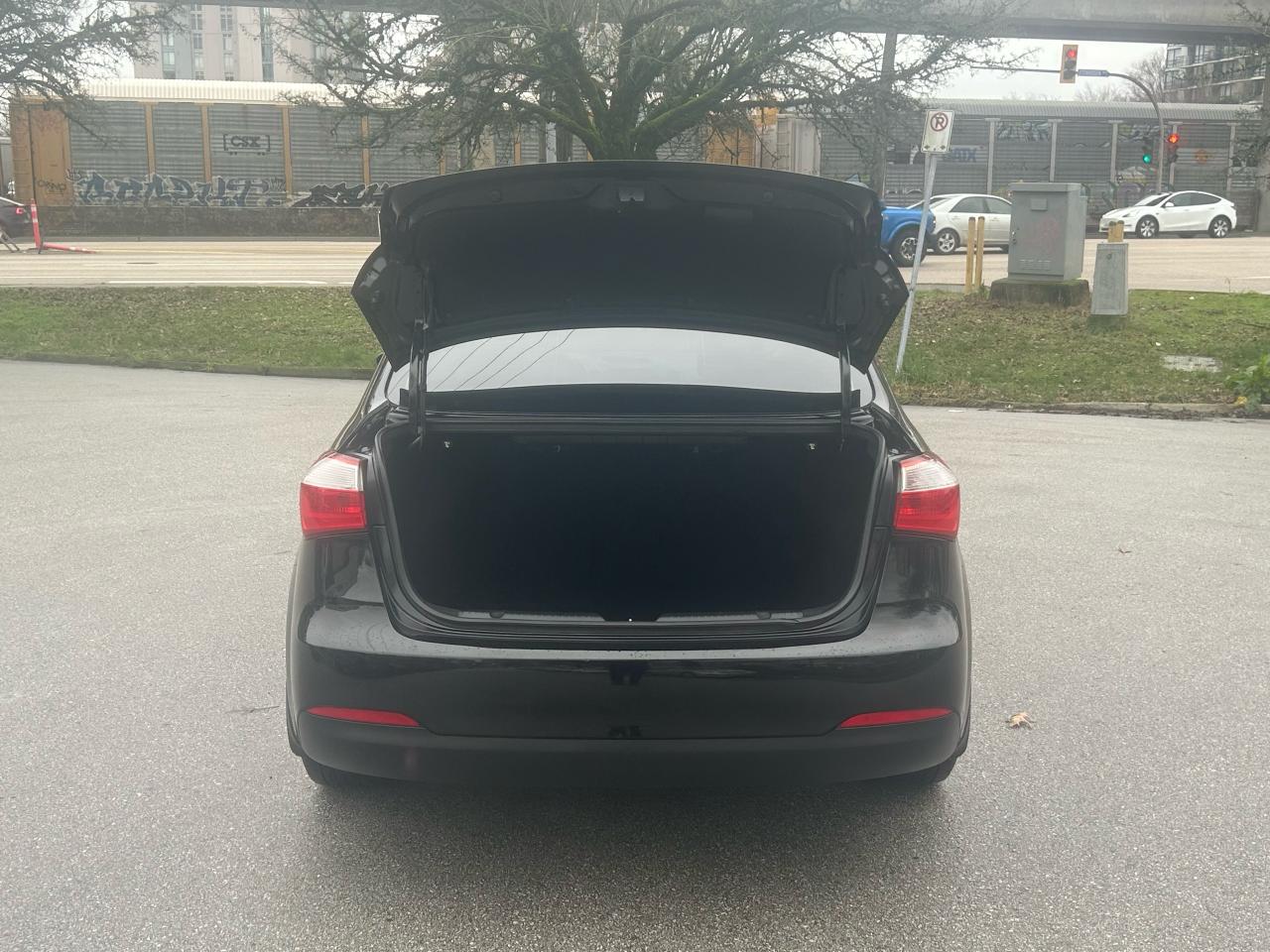 2016 Kia Forte LX - Photo #8