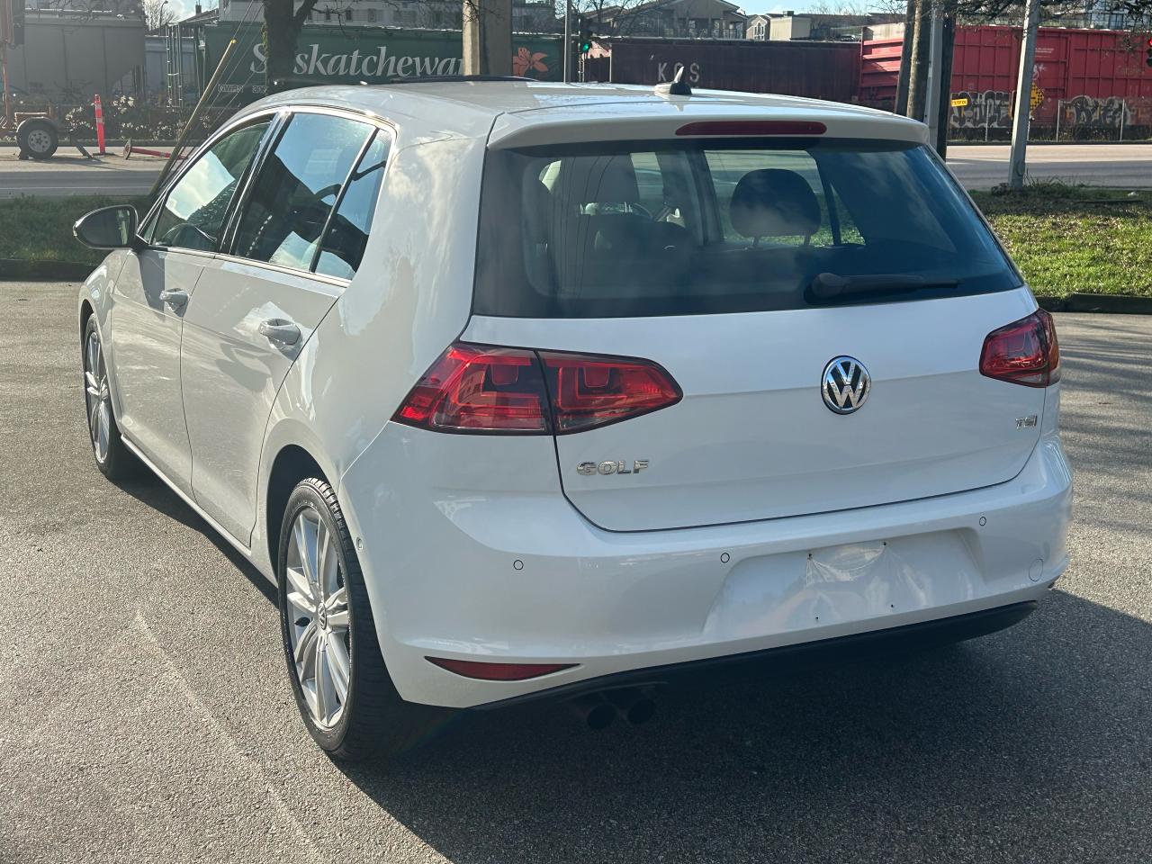 2016 Volkswagen Golf Highline - Photo #1