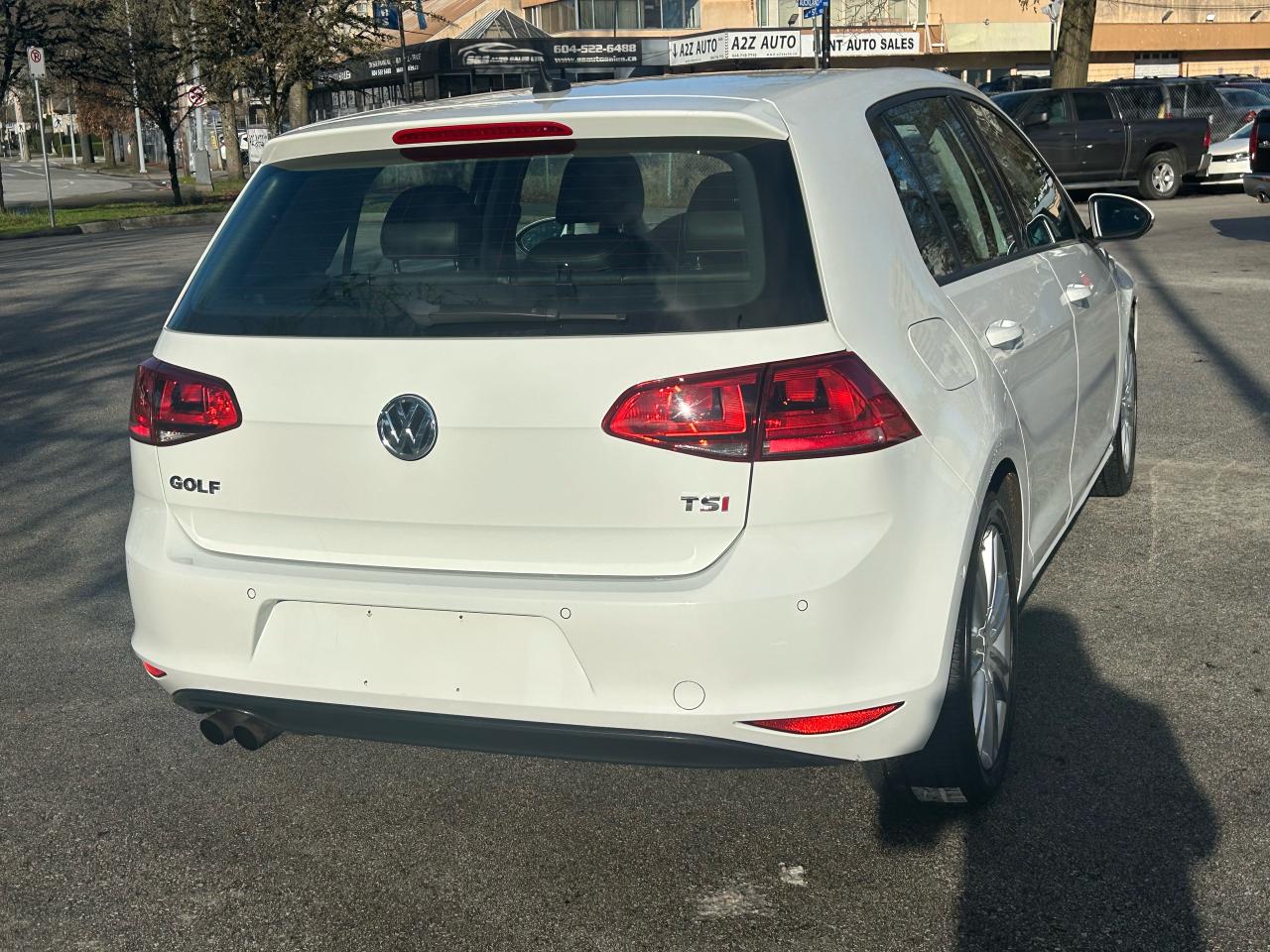 2016 Volkswagen Golf Highline - Photo #2