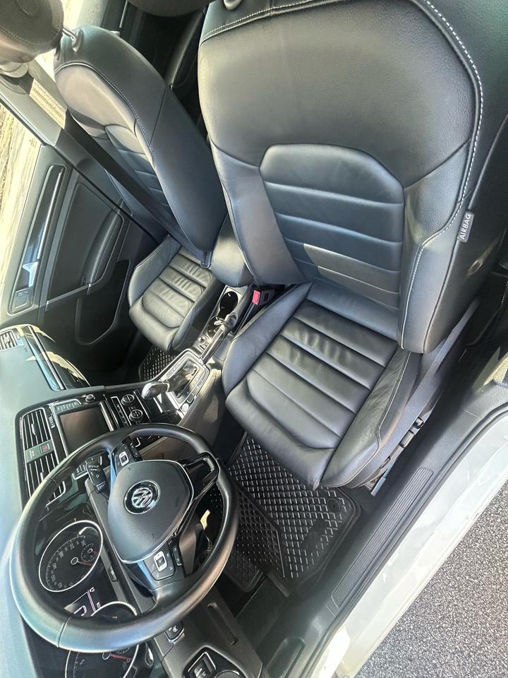 2016 Volkswagen Golf Highline - Photo #8