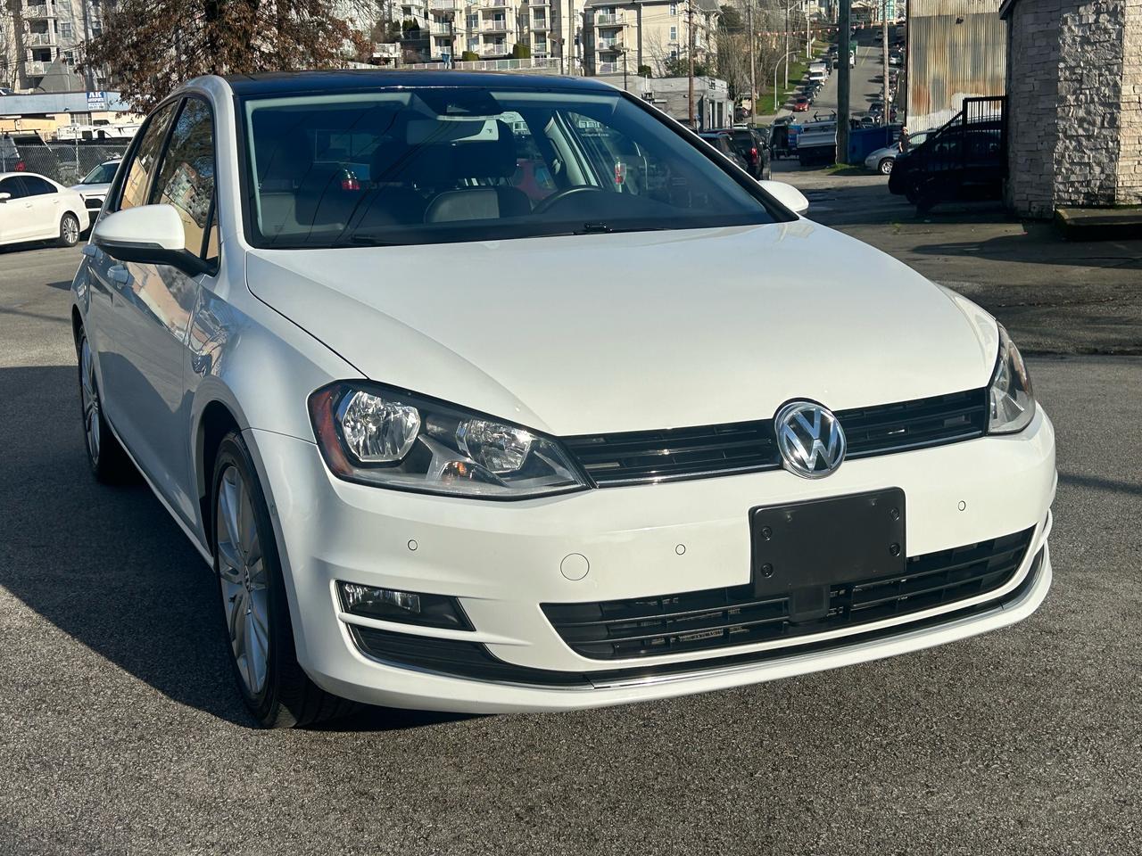 2016 Volkswagen Golf Highline - Photo #4