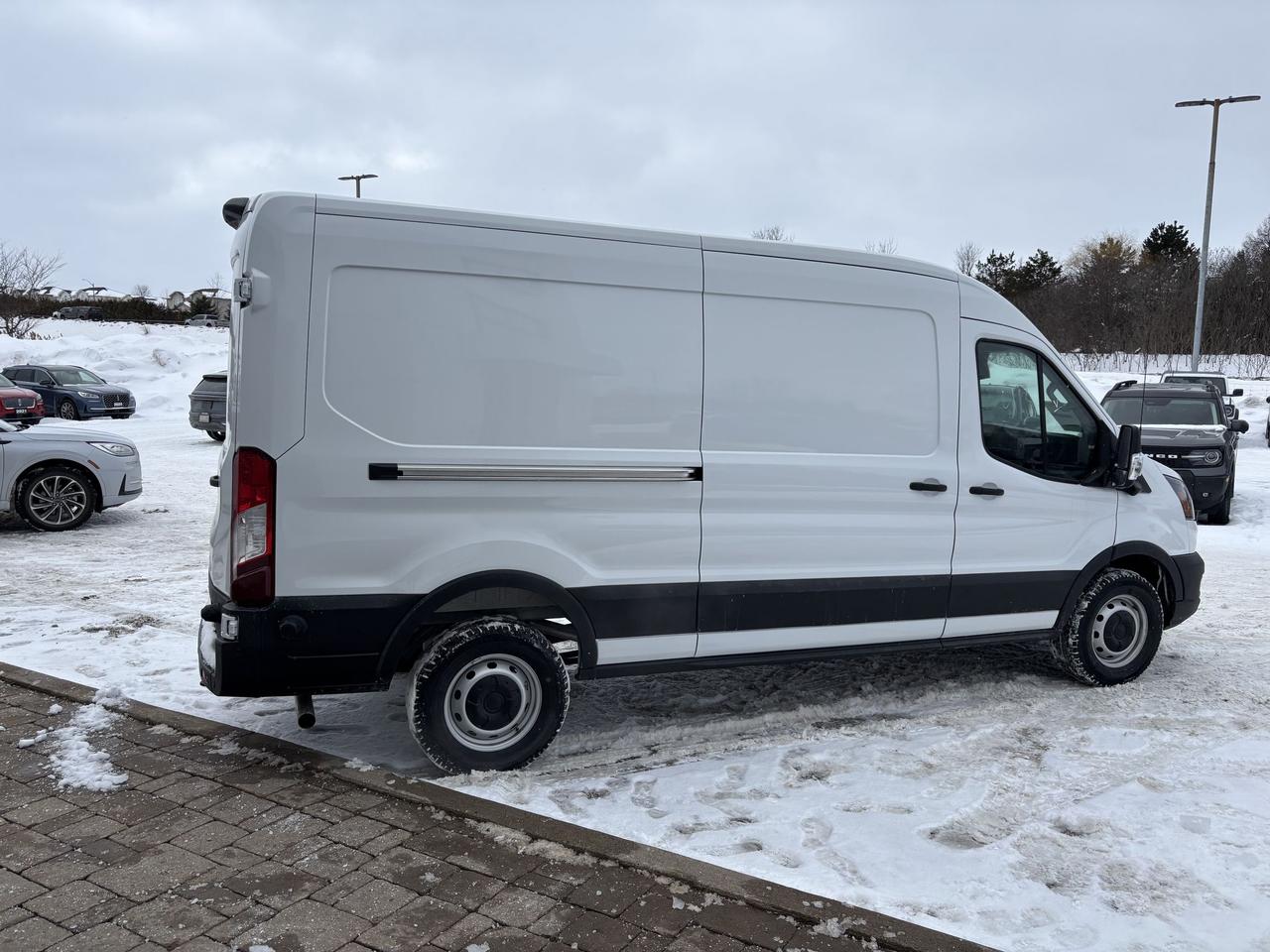 2026 Ford Transit MEDIUM ROOF, RWD, 360 CAMERA, NAVIGATION Photo3