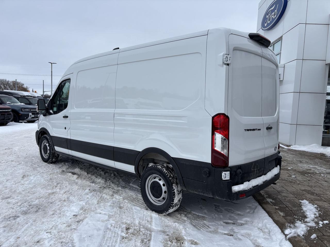 2026 Ford Transit MEDIUM ROOF, RWD, 360 CAMERA, NAVIGATION Photo