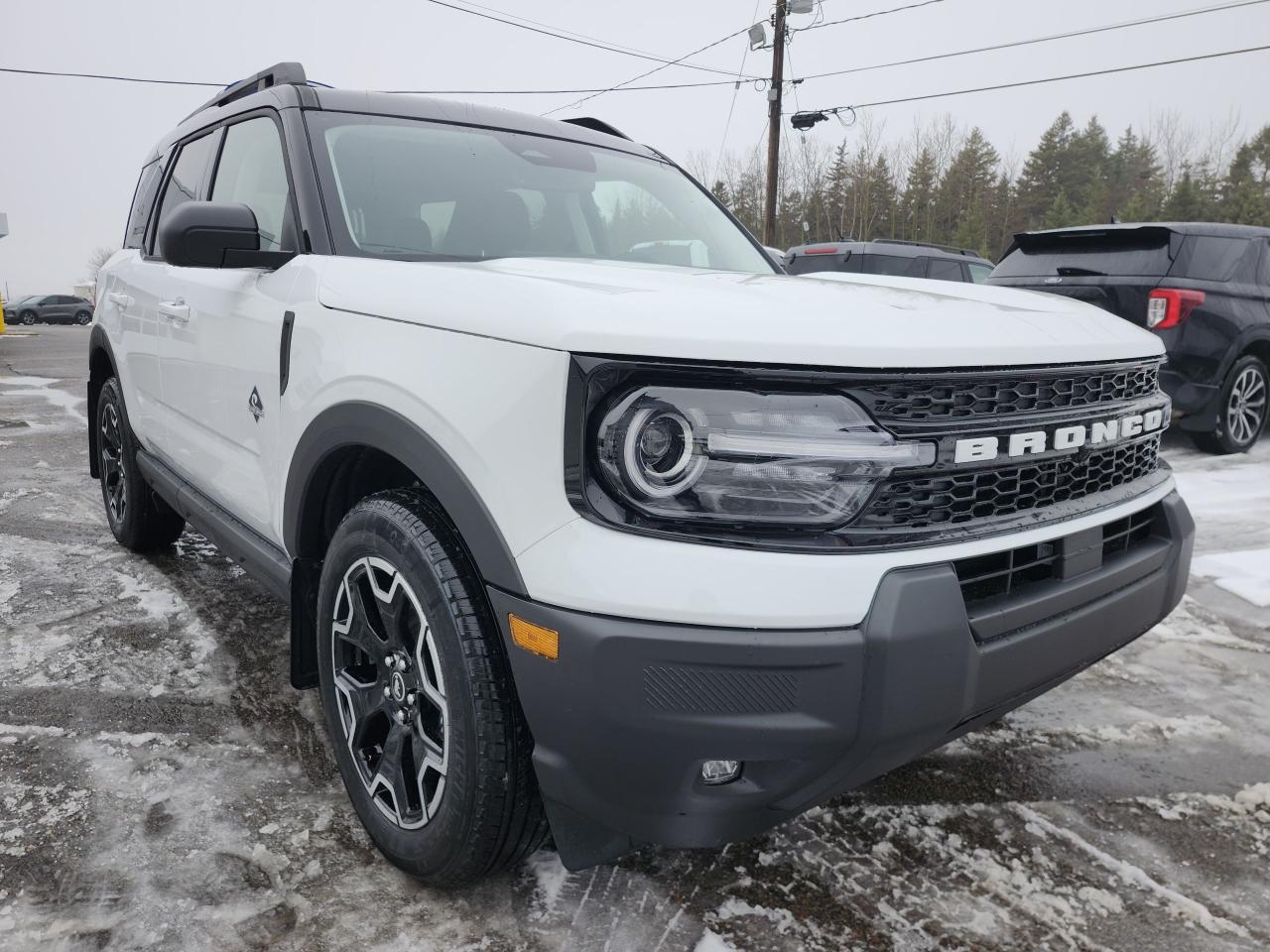 2025 Ford Bronco Sport Outer Banks 4x4 Photo2