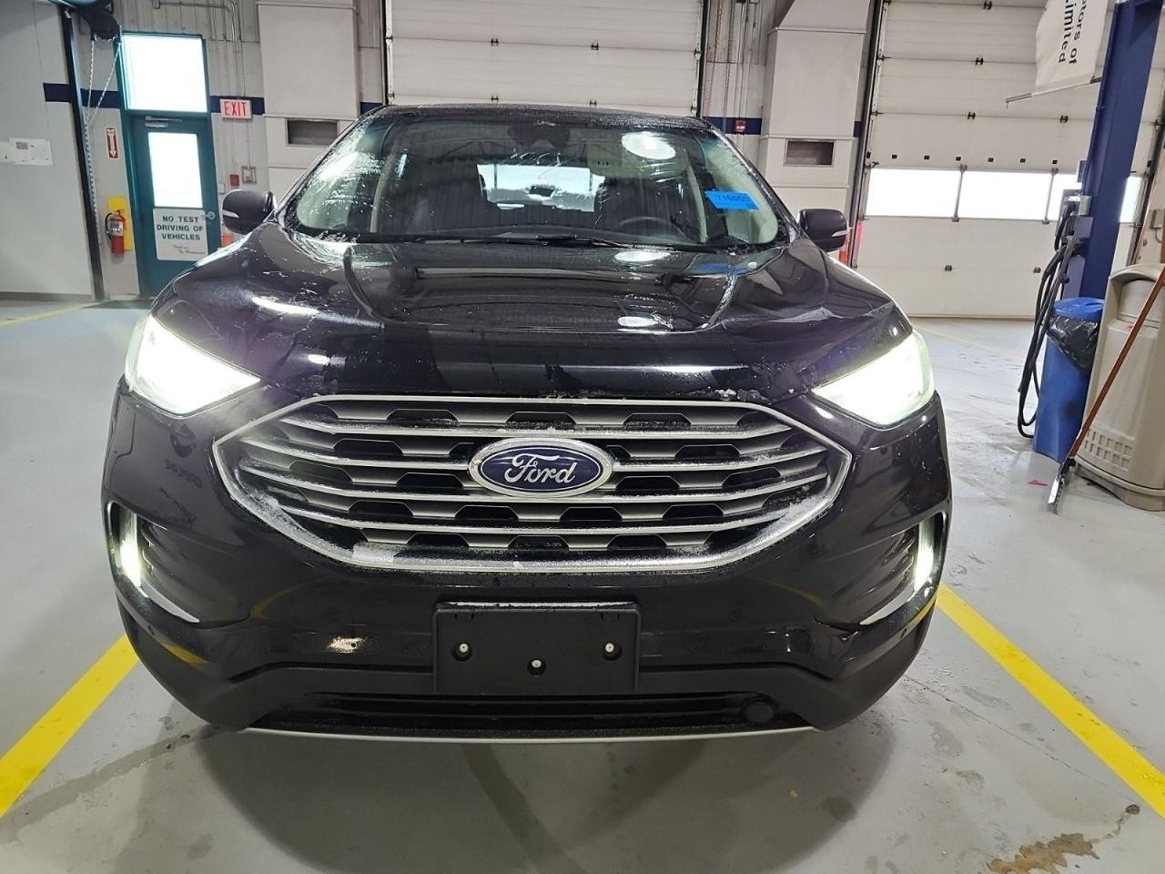 2024 Ford Edge Titanium Photo0