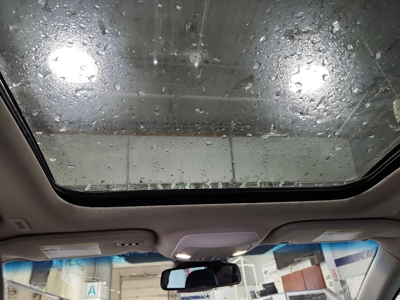 2024 Ford Edge Titanium Photo2