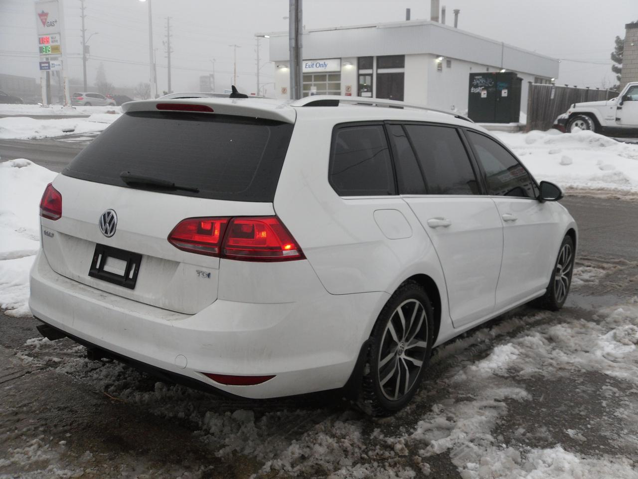 2015 Volkswagen Golf 4dr Auto 2.0 TDI Highline Photo2