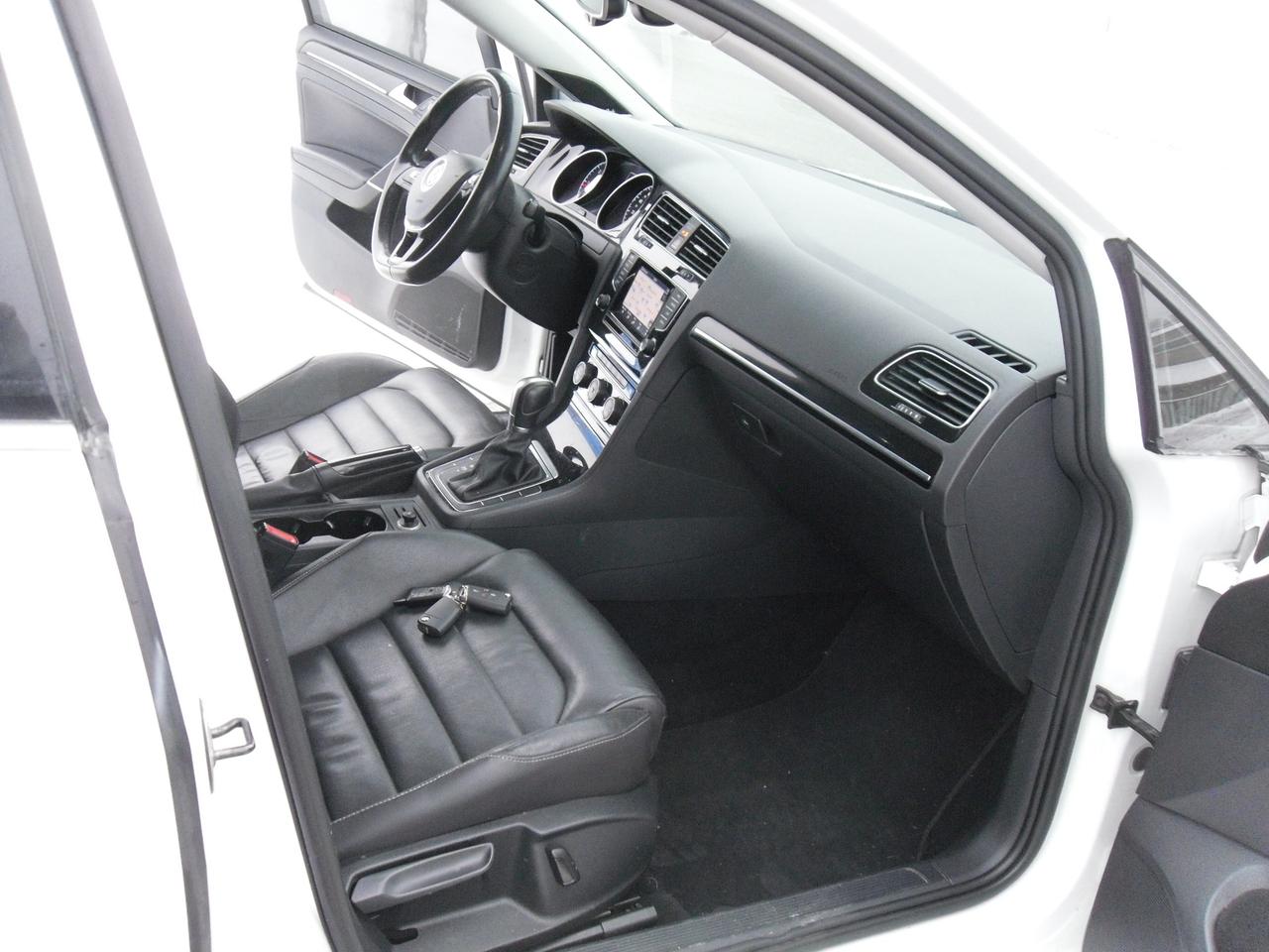 2015 Volkswagen Golf 4dr Auto 2.0 TDI Highline Photo