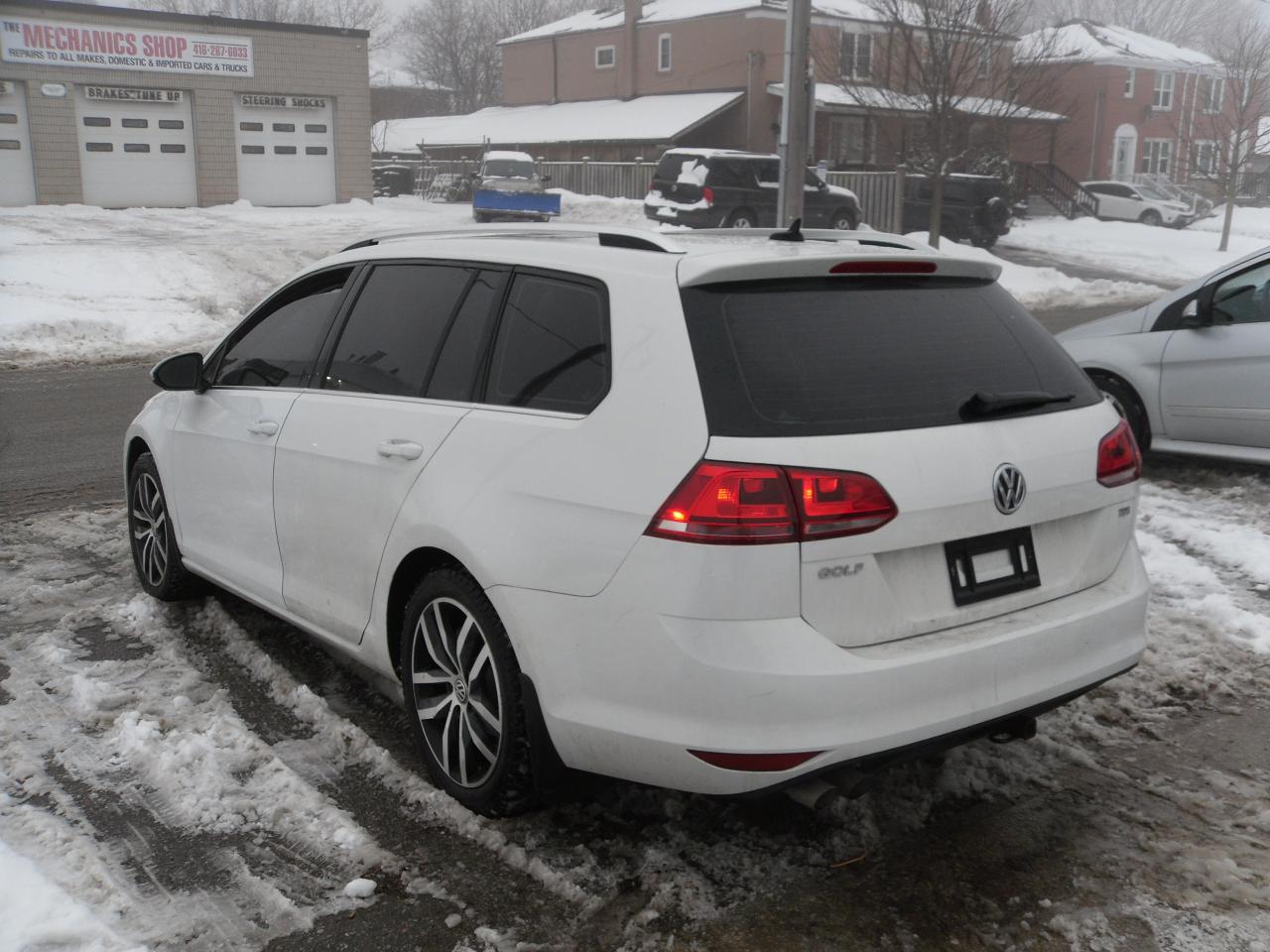 2015 Volkswagen Golf 4dr Auto 2.0 TDI Highline Photo