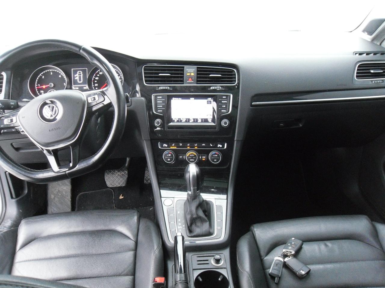 2015 Volkswagen Golf 4dr Auto 2.0 TDI Highline Photo