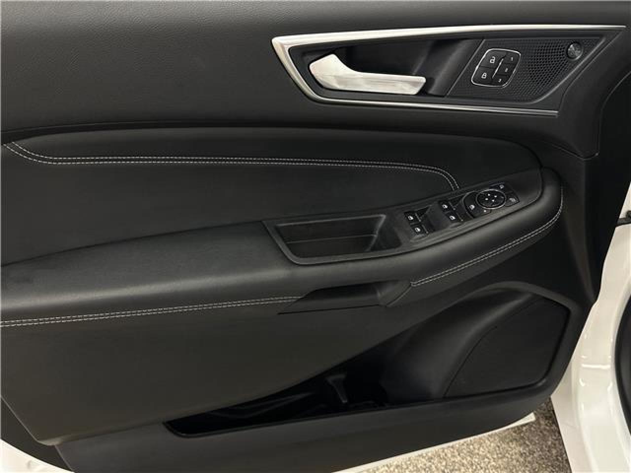 2024 Ford Edge Titanium Photo