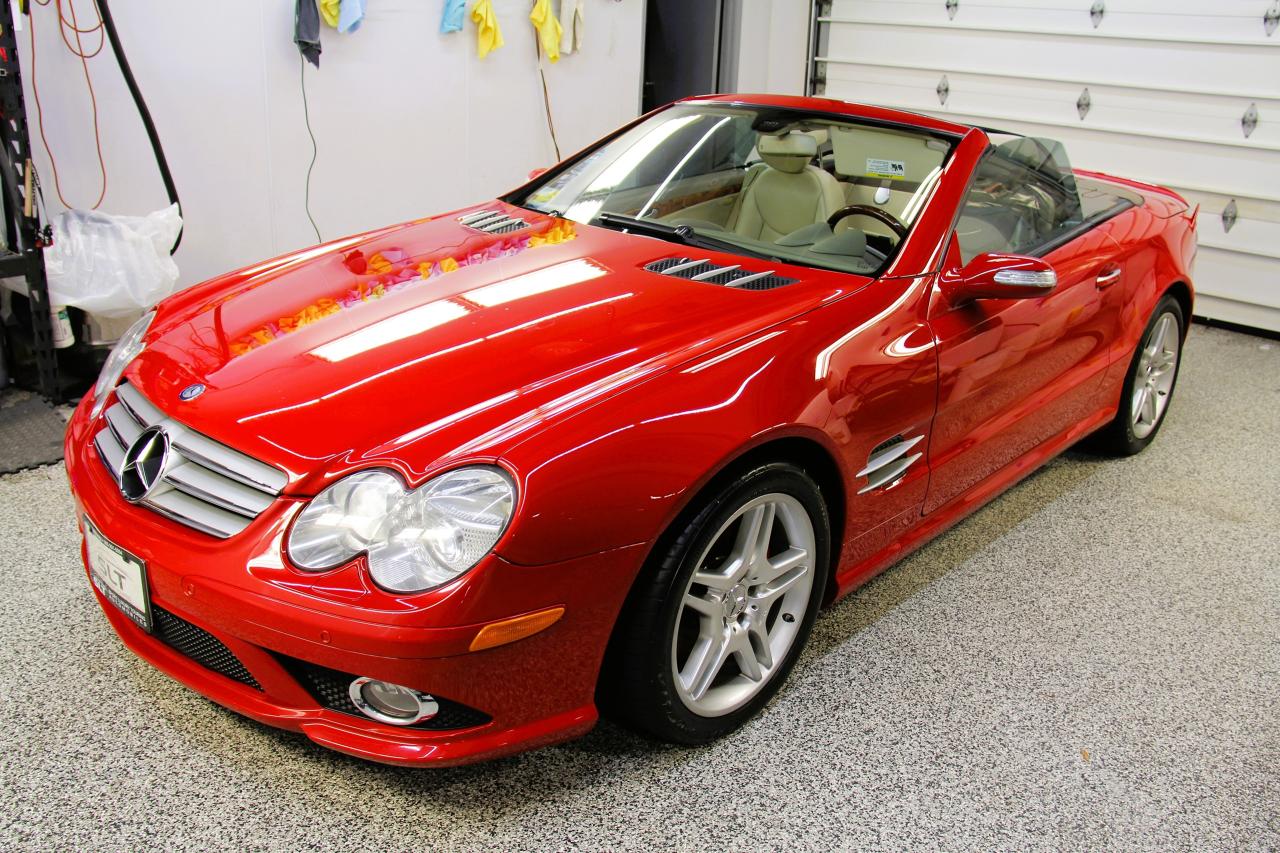 2008 Mercedes-Benz SL-Class 5.5L V8 SL CONVERTBLE WITH GLASS PANO ROOF Photo
