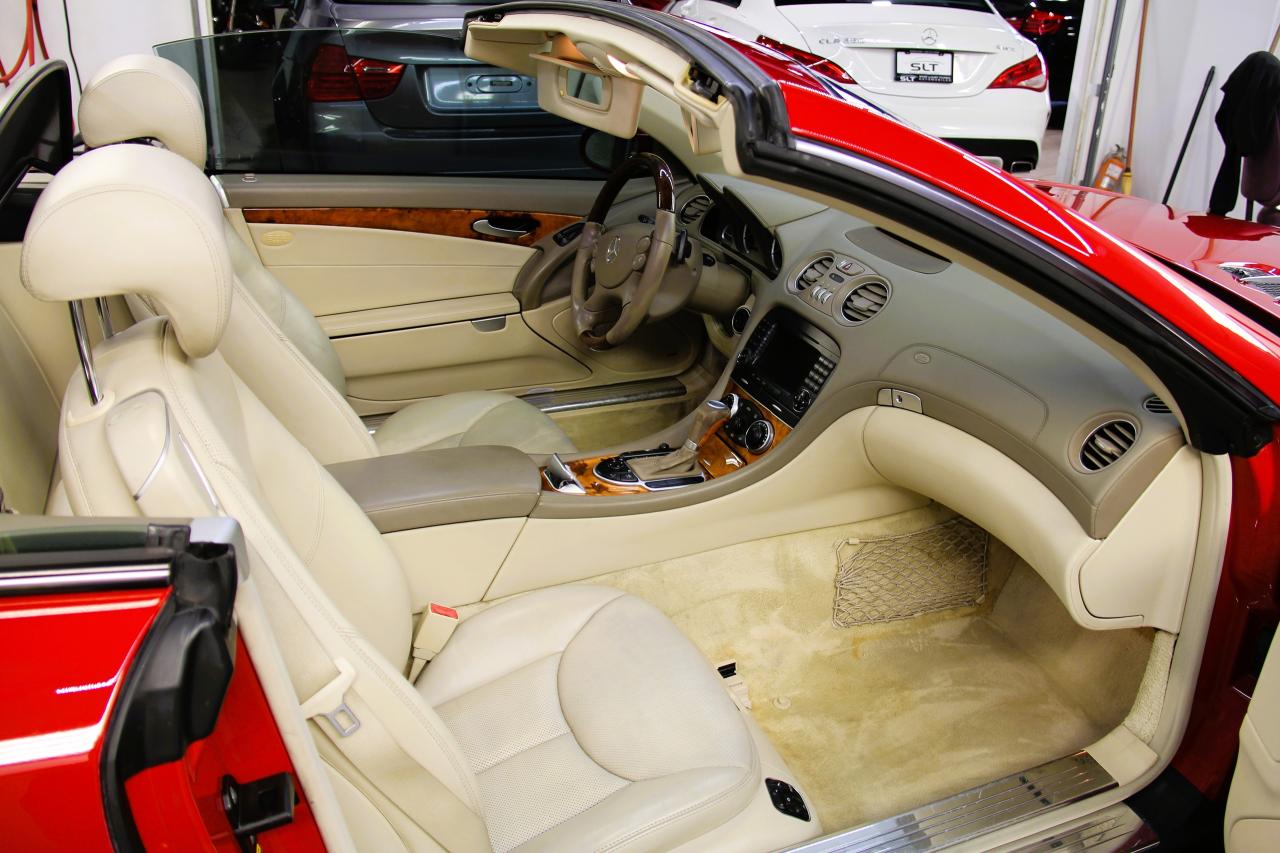 2008 Mercedes-Benz SL-Class 5.5L V8 SL CONVERTBLE WITH GLASS PANO ROOF Photo