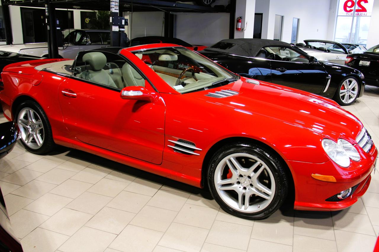 2008 Mercedes-Benz SL-Class 5.5L V8 SL CONVERTBLE WITH GLASS PANO ROOF Photo