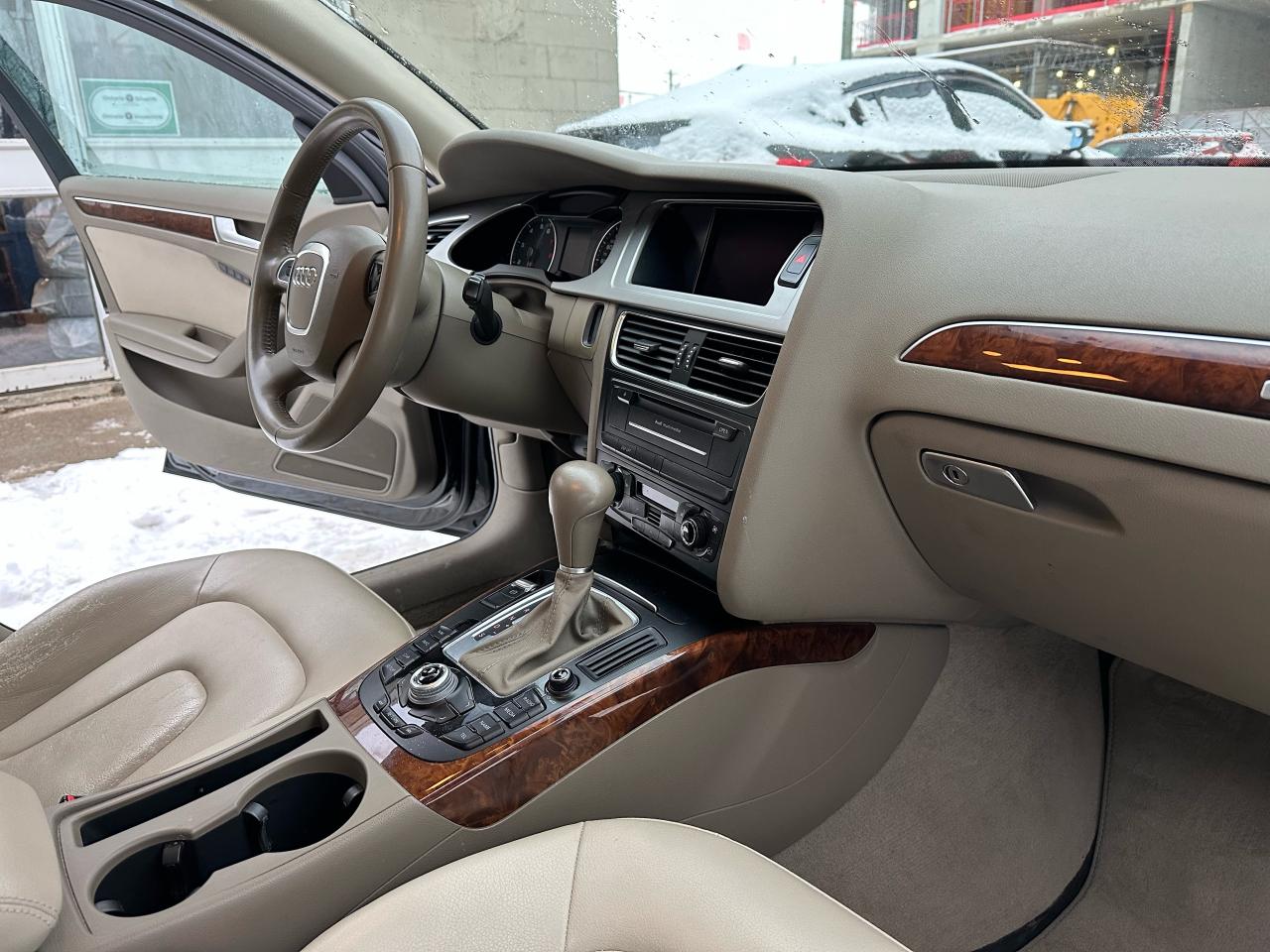 2010 Audi A4 4dr Wgn Auto quattro 2.0T Premium Photo