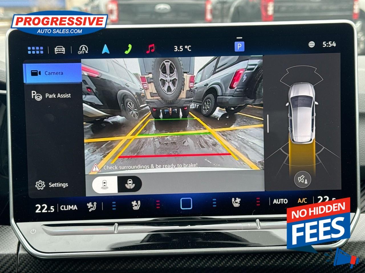 2025 Volkswagen Golf R Black Edition Photo