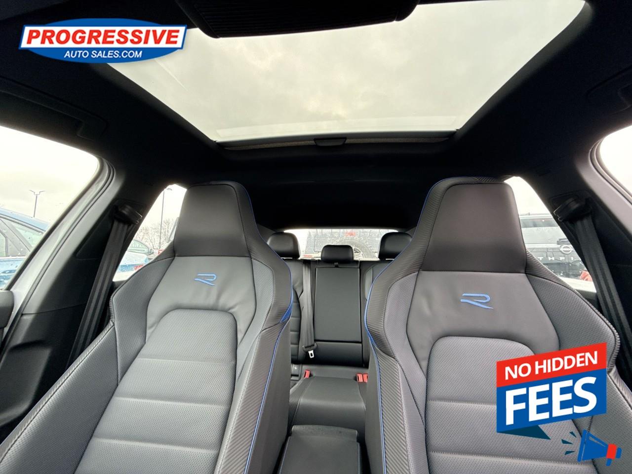 2025 Volkswagen Golf R Black Edition Photo