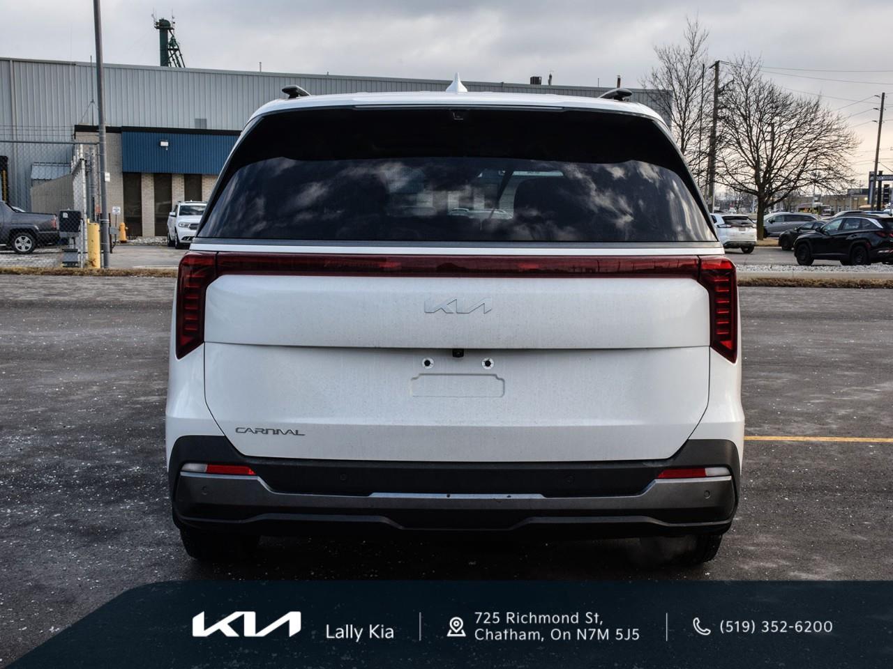 2025 Kia Carnival SX+ New Arrival | Clean CarFax | 7 Pass Seating | Leather Photo4