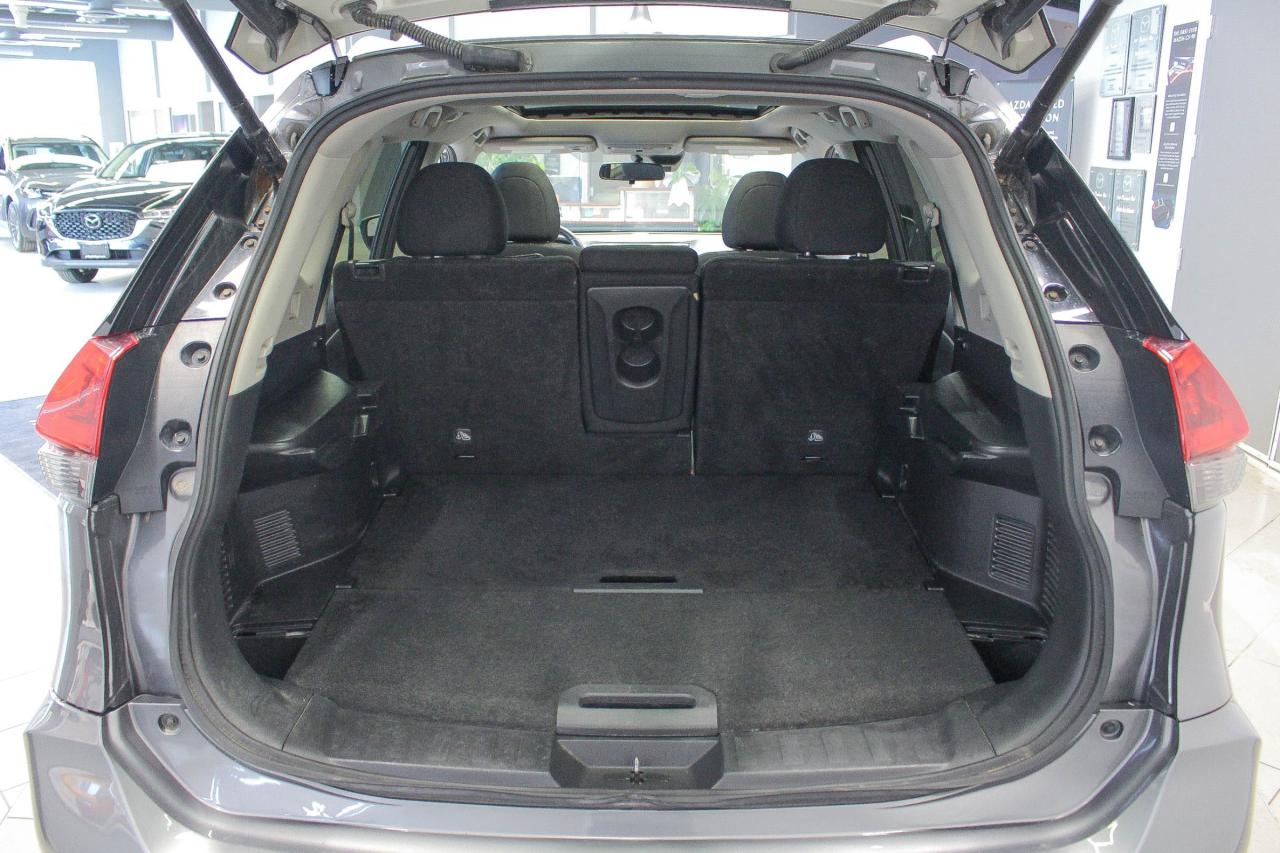 2019 Nissan Rogue SV HEATED SEATS/STEERING WHEEL - NAVIGATION - CD PLAYER Photo