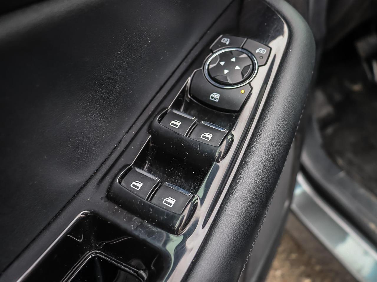 2017 Ford Edge SEL FWD Photo