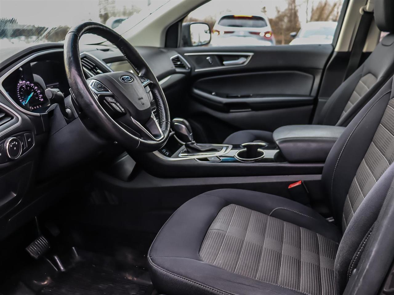 2017 Ford Edge SEL FWD Photo