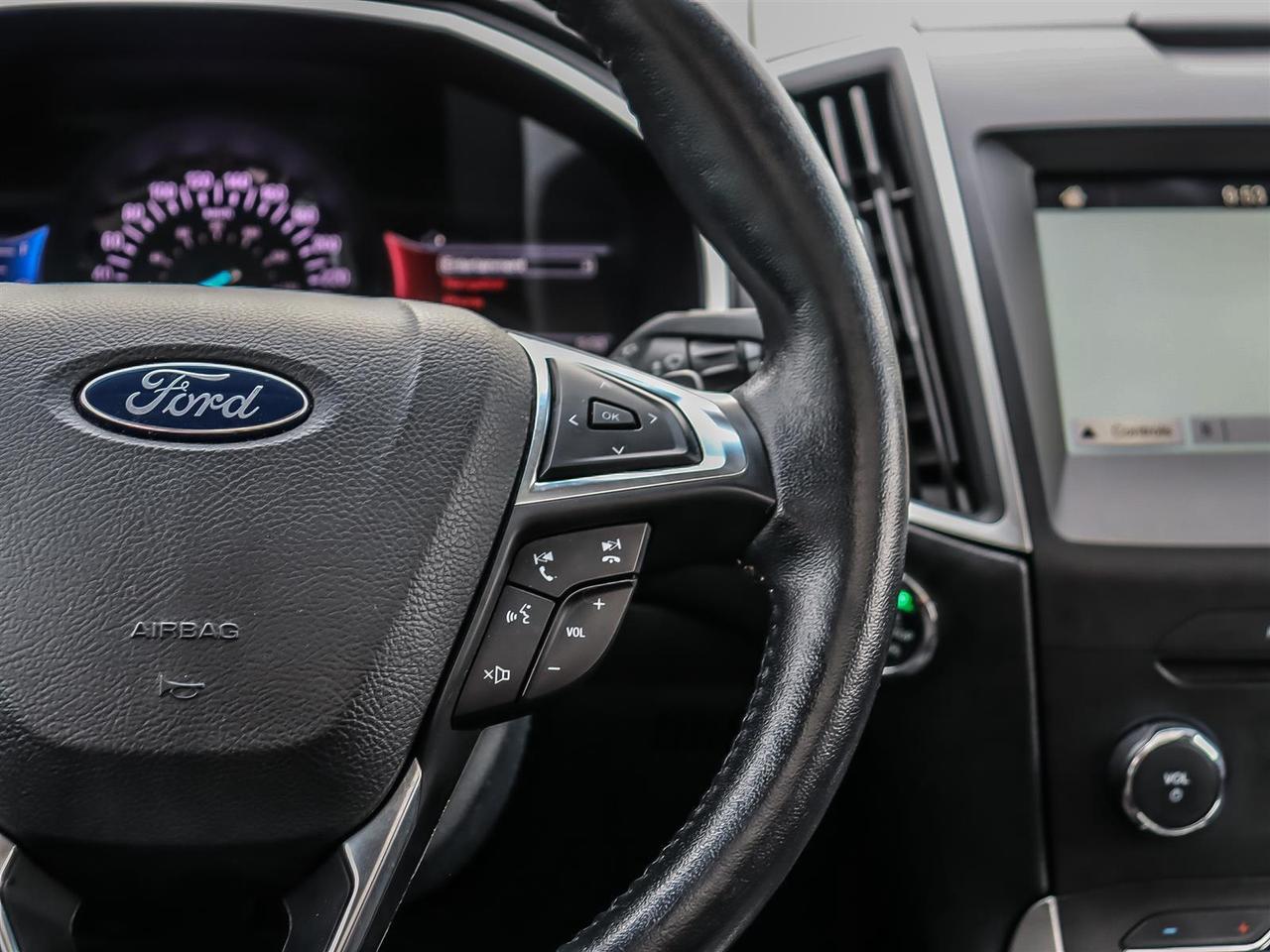 2017 Ford Edge SEL FWD Photo