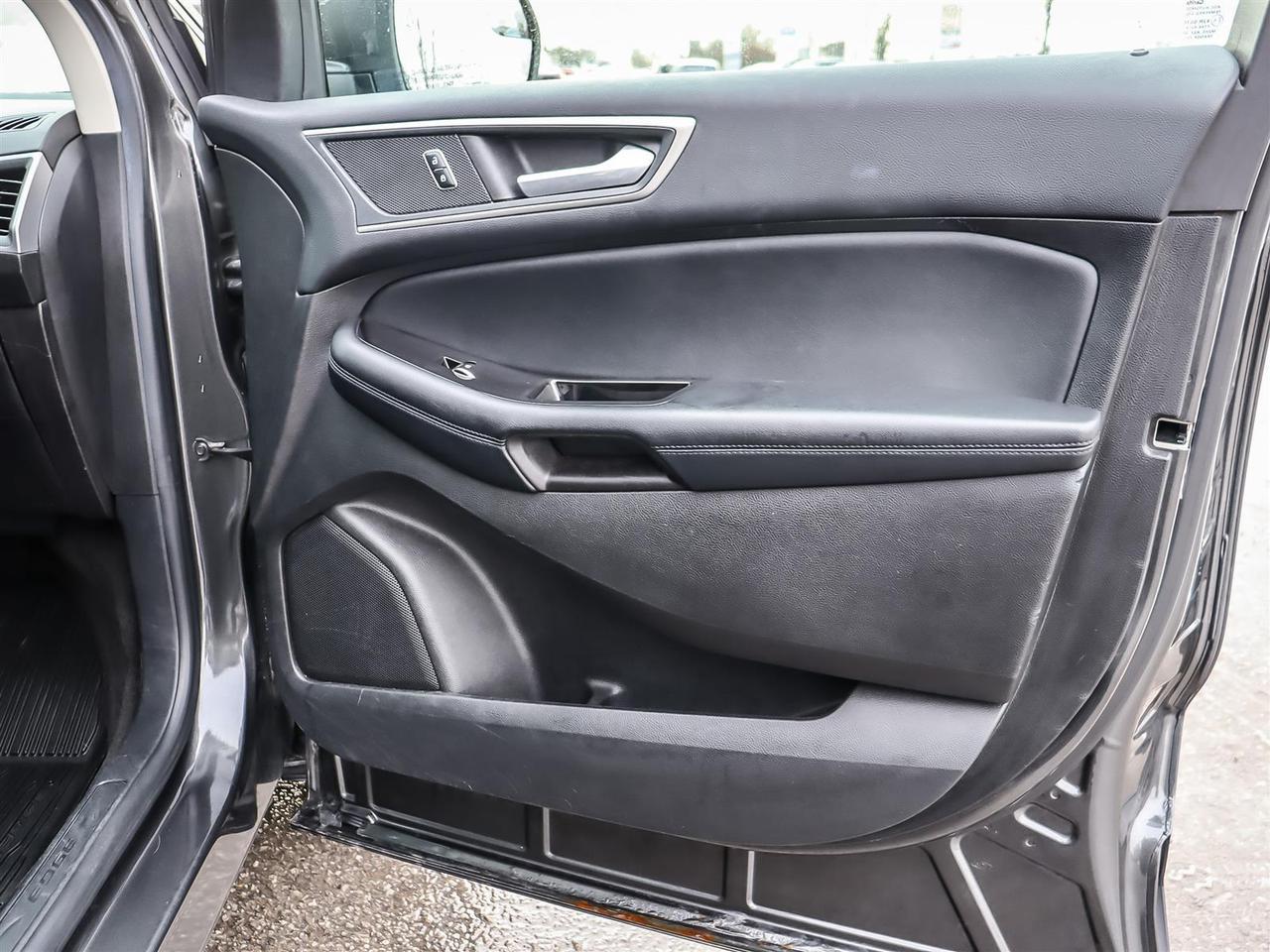 2017 Ford Edge SEL FWD Photo