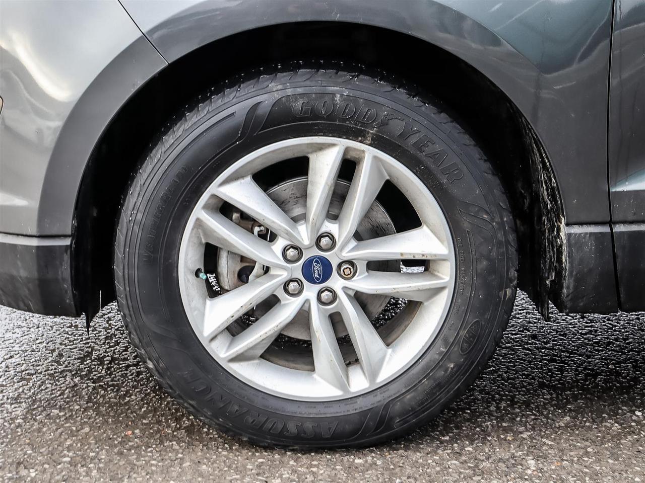 2017 Ford Edge SEL FWD Photo