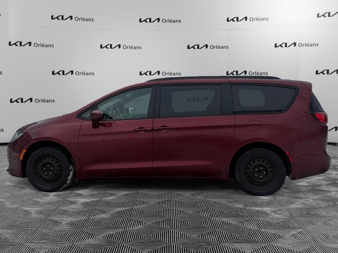 2019 Chrysler Pacifica Touring Plus 2WD Photo