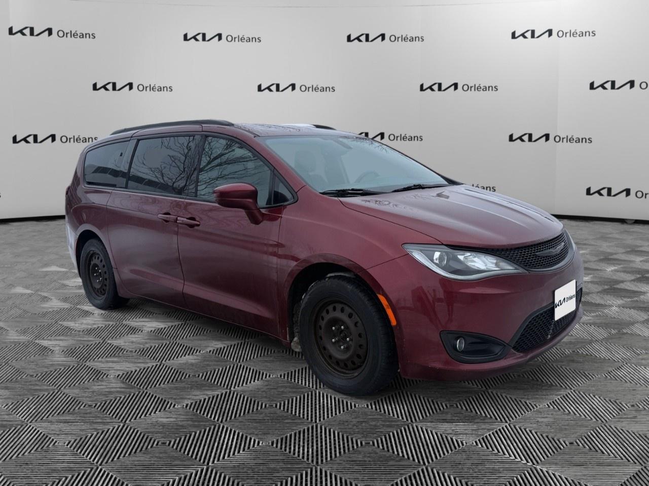 2019 Chrysler Pacifica Touring Plus 2WD Photo