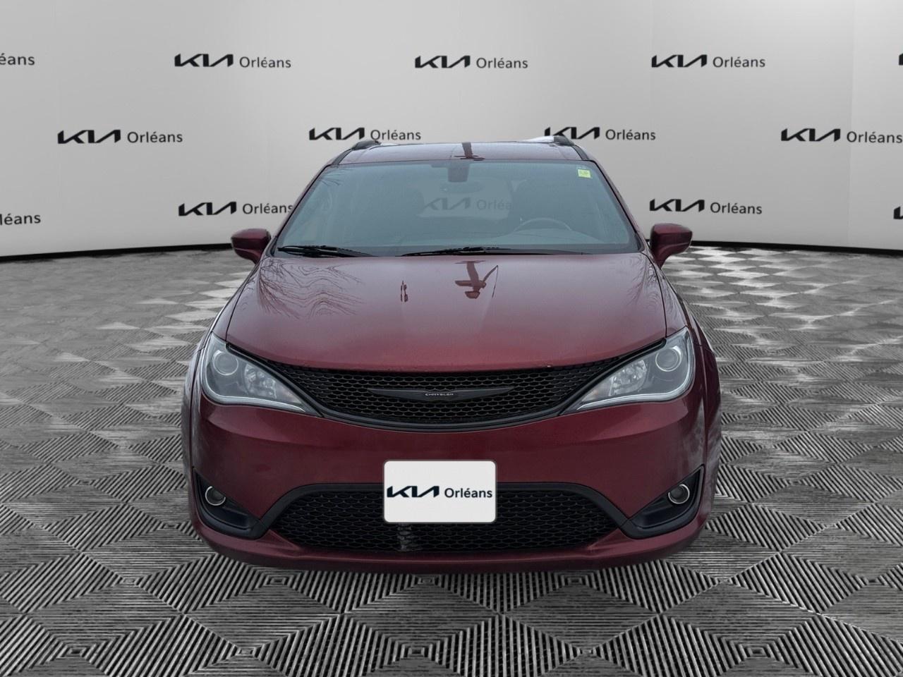 2019 Chrysler Pacifica Touring Plus 2WD Photo