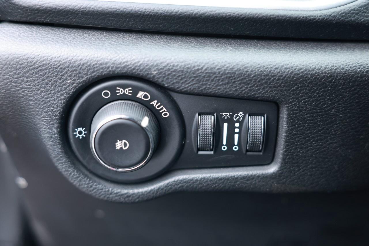 2019 Chrysler Pacifica Touring Plus 2WD Photo