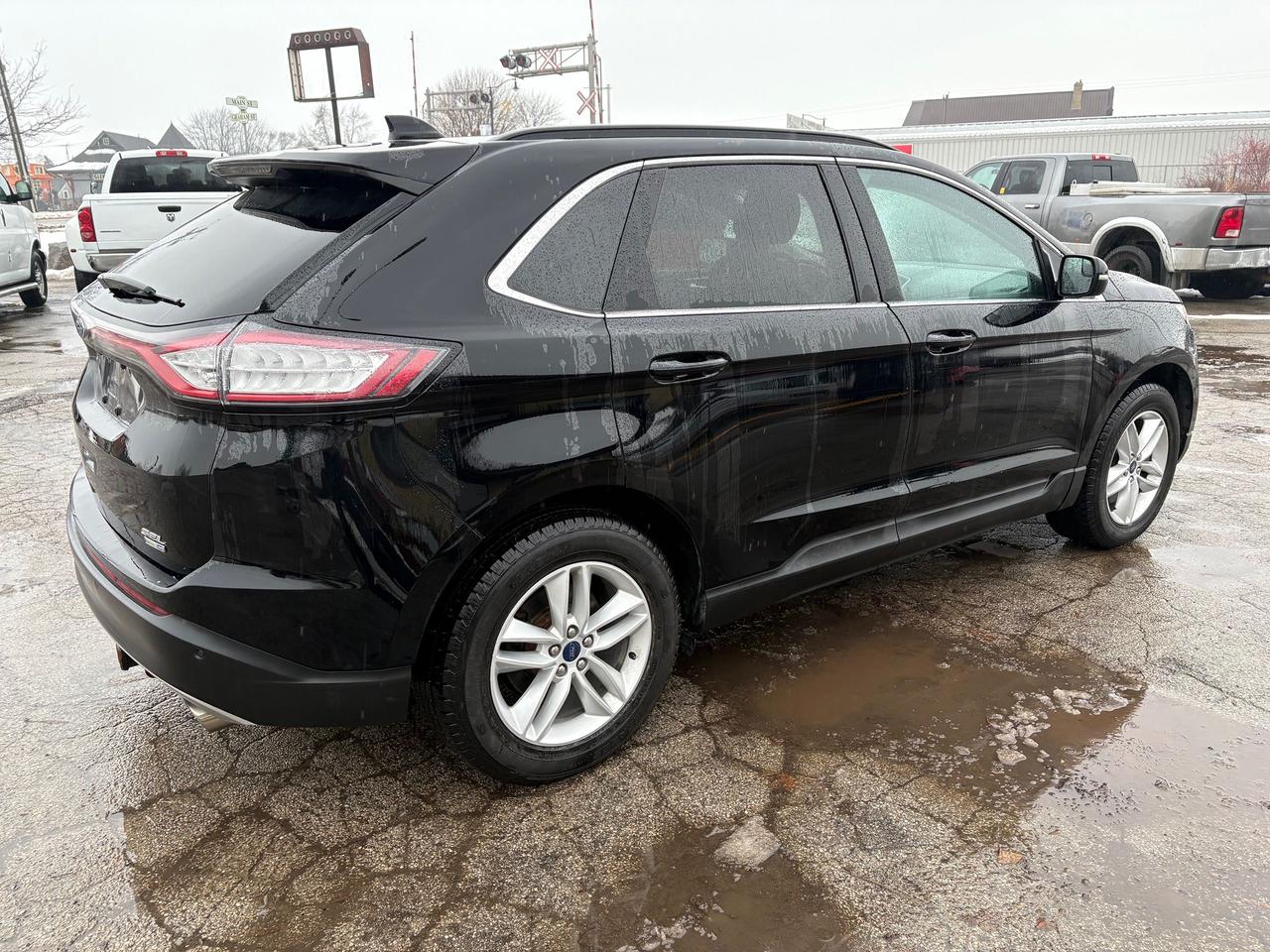 2016 Ford Edge SEL Photo2