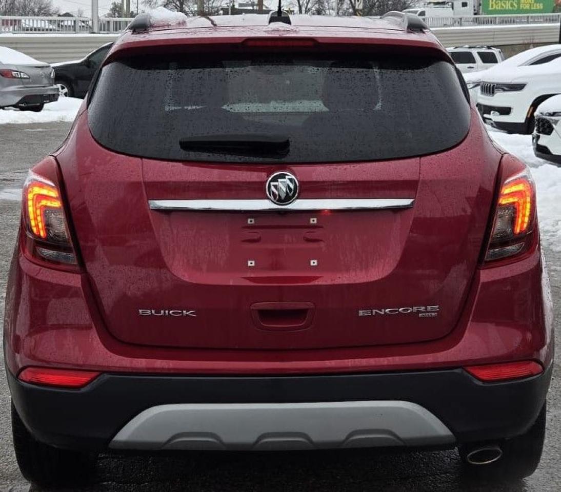 2018 Buick Encore ESSENCE / AWD / NAV / ROOF / LEATHER /HTD STEERING Photo2