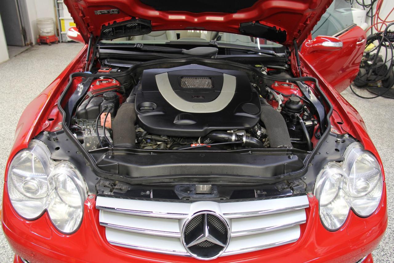 2008 Mercedes-Benz SL-Class 5.5L V8 SL CONVERTBLE WITH GLASS PANO ROOF Photo