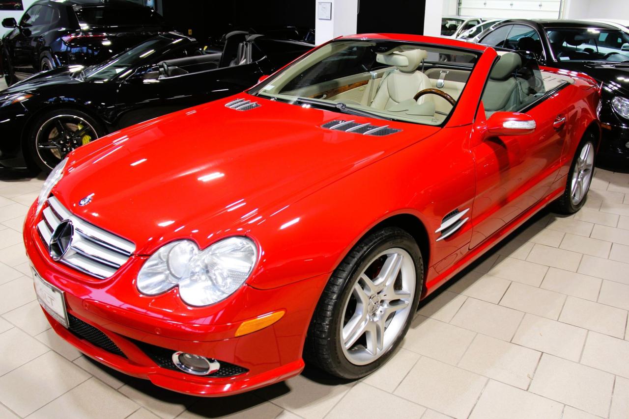 2008 Mercedes-Benz SL-Class 5.5L V8 SL CONVERTBLE WITH GLASS PANO ROOF Photo