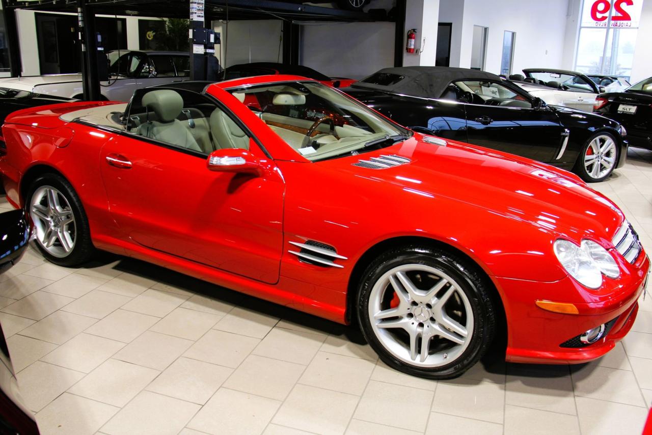 2008 Mercedes-Benz SL-Class 5.5L V8 SL CONVERTBLE WITH GLASS PANO ROOF Photo