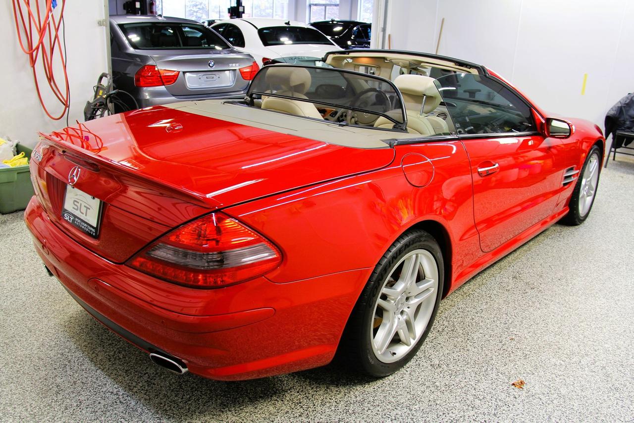 2008 Mercedes-Benz SL-Class 5.5L V8 SL CONVERTBLE WITH GLASS PANO ROOF Photo2