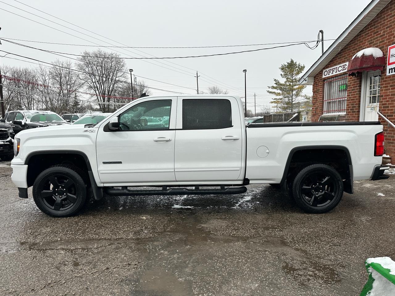 2018 GMC Sierra 1500 SLE Elevation4X4 Crew 5.3L V8 CarPlay BackupCam XM Photo2