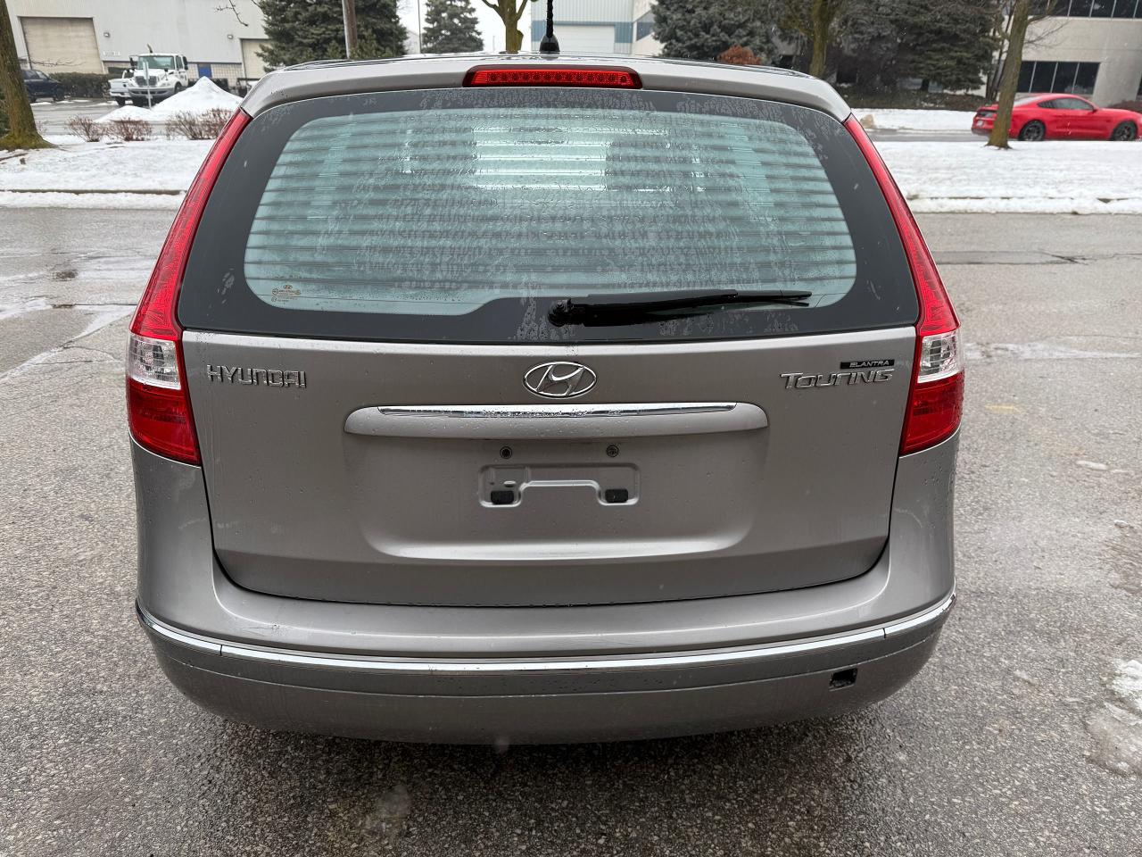 2011 Hyundai Elantra Touring 5 SPD. LOW MILEAGE! SERVICE RECORDS! CERTIFIED ! Photo