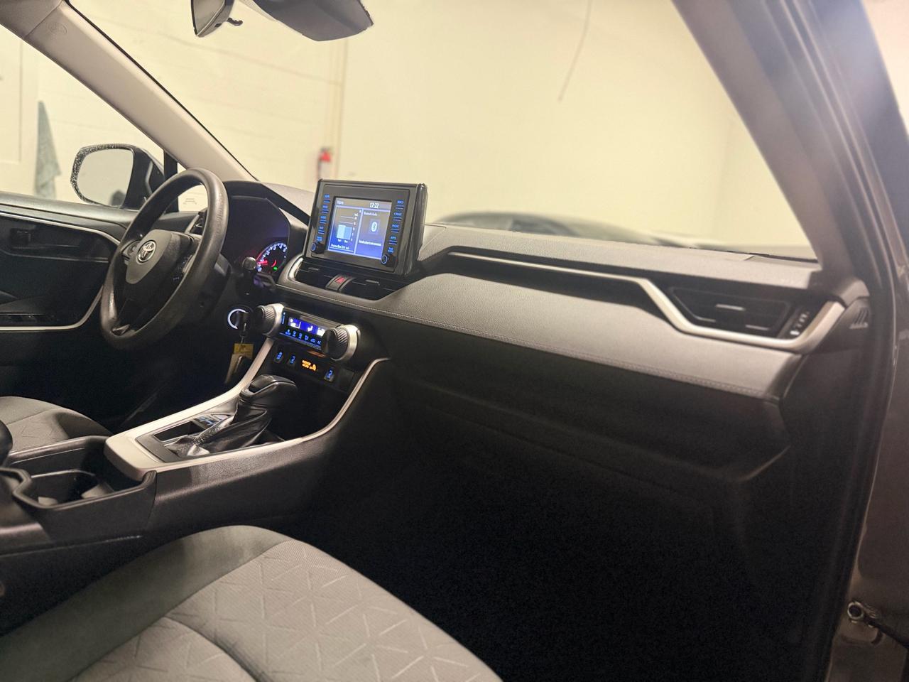 2019 Toyota RAV4 FWD LE Photo